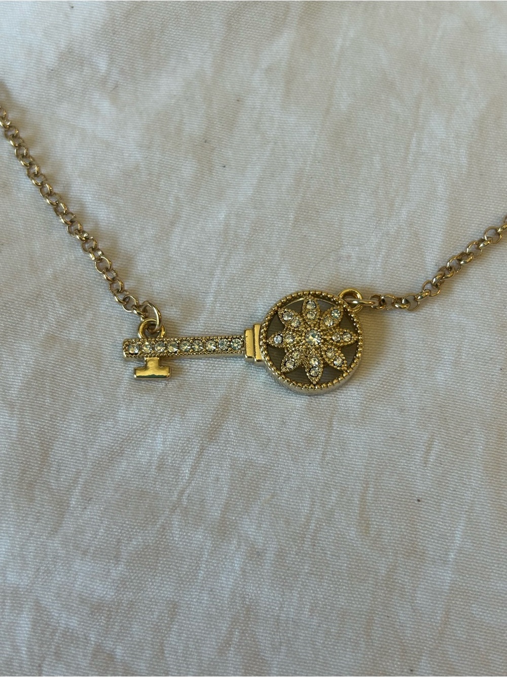 Mary Kay Gold Key Pendant Necklace - Picture 3 of 4